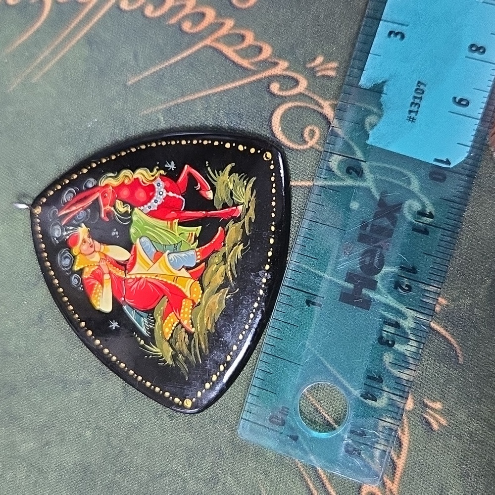 Russian Lacquer Pendant - Picture 5 of 5